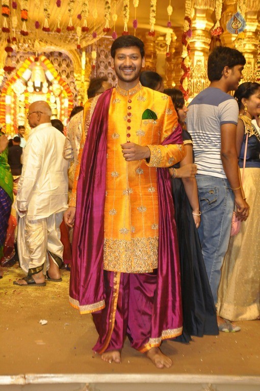 Sai Rajesh and Divya Wedding Photos - 54 / 82 photos