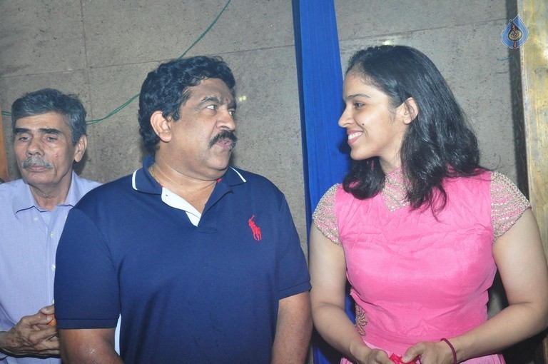 Saina Nehwal Visits Film Nagar Temple - 4 / 38 photos