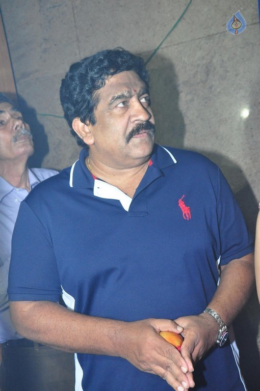 Saina Nehwal Visits Film Nagar Temple - 14 / 38 photos