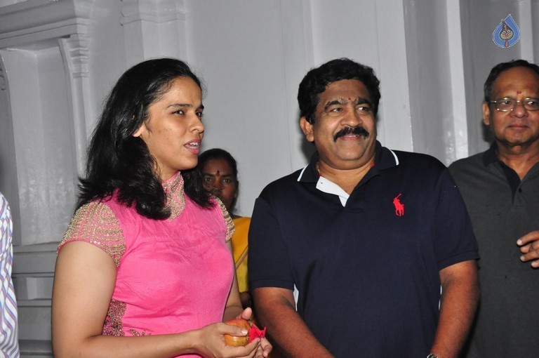 Saina Nehwal Visits Film Nagar Temple - 17 / 38 photos