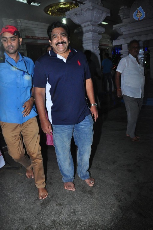 Saina Nehwal Visits Film Nagar Temple - 36 / 38 photos