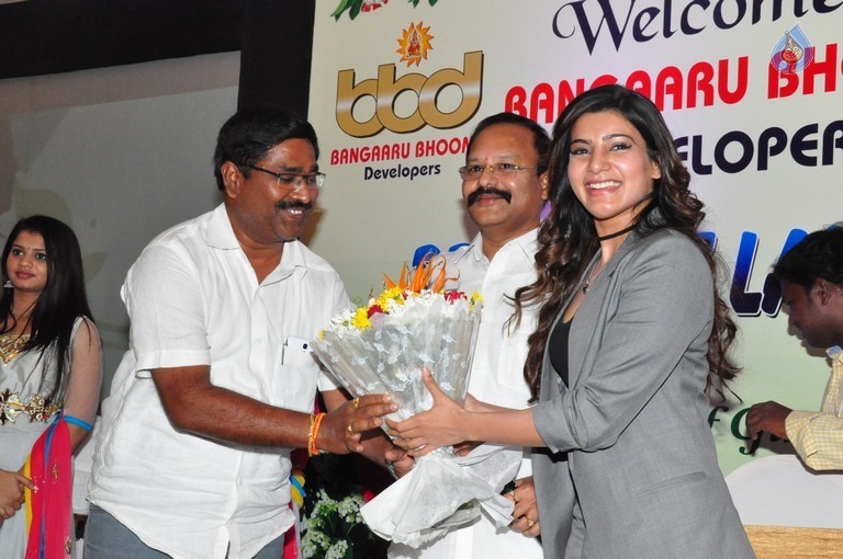 Samantha at BBD Brochure Launch - 25 / 63 photos