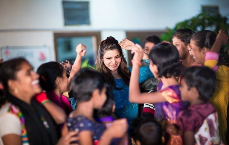 Samantha Celebrates Diwali at Pratyusha Foundation  - 27 / 33 photos