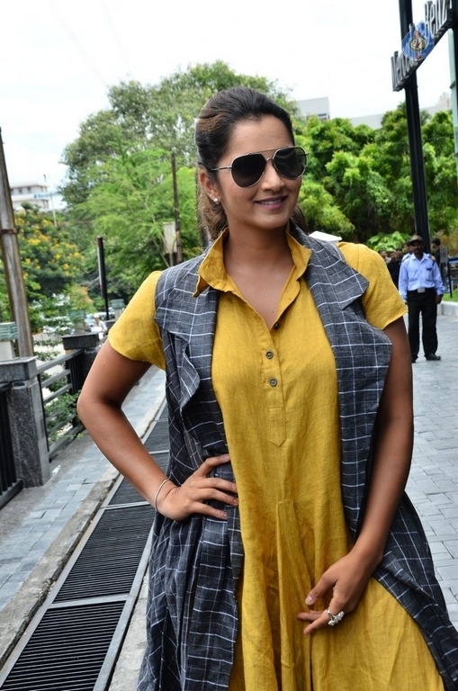 Sania Mirza at The Lable Bazar Curtain Raiser - 8 / 21 photos