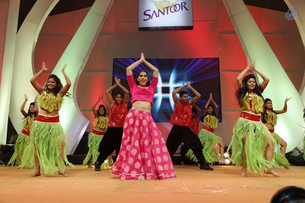 Santosham South India Film Awards 2016 Photos - 38 / 91 photos