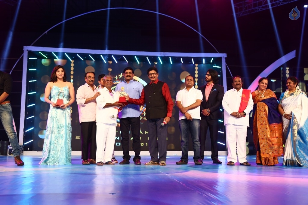 Santosham South India Film Awards 2017 - 3 / 19 photos