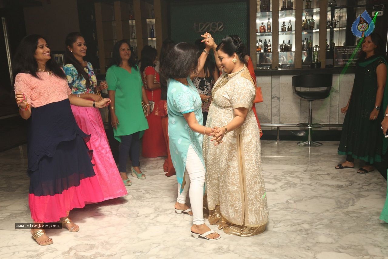 Sashi Nahata 25th Wedding Anniversary - 17 / 128 photos