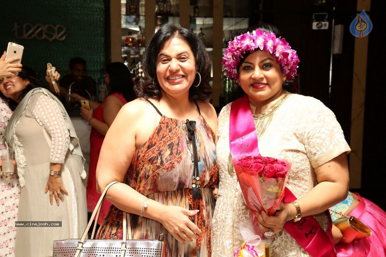 Sashi Nahata 25th Wedding Anniversary - 27 / 128 photos