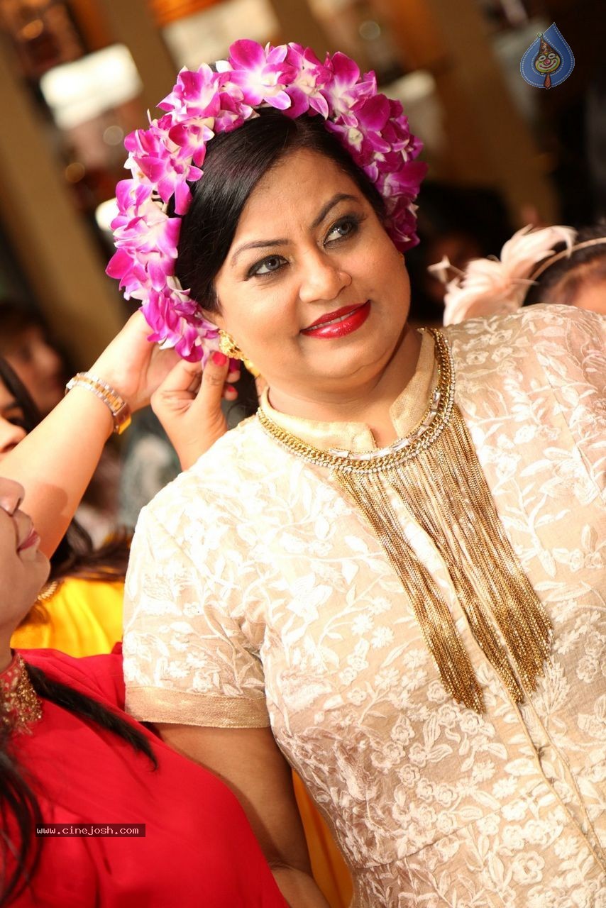 Sashi Nahata 25th Wedding Anniversary - 28 / 128 photos