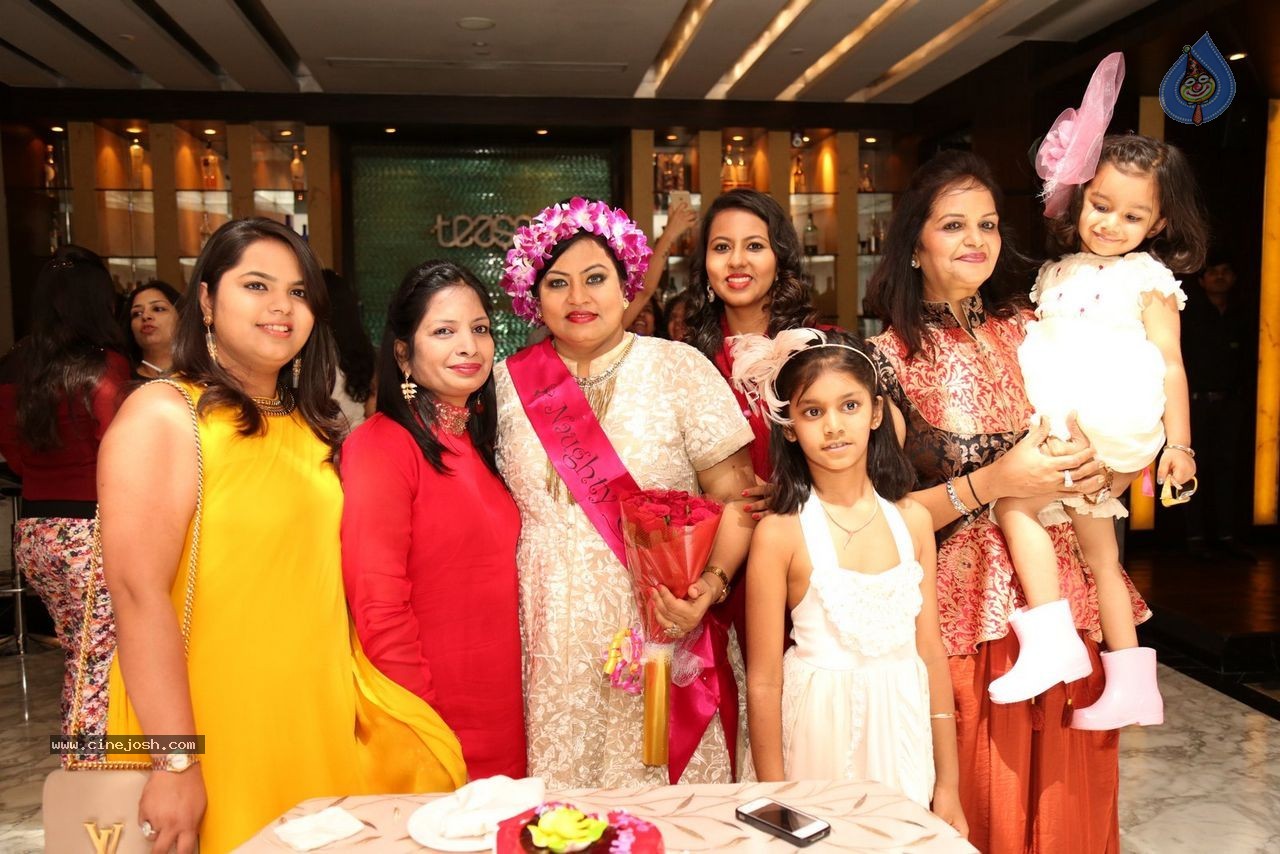 Sashi Nahata 25th Wedding Anniversary - 29 / 128 photos