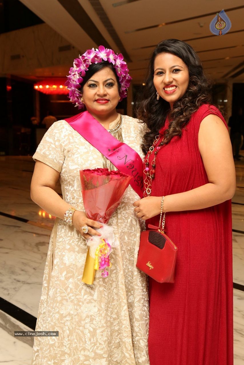 Sashi Nahata 25th Wedding Anniversary - 31 / 128 photos