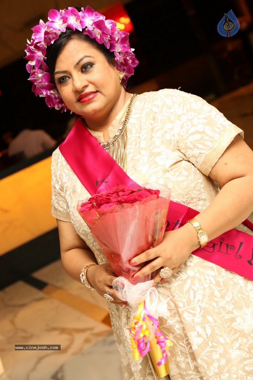 Sashi Nahata 25th Wedding Anniversary - 36 / 128 photos