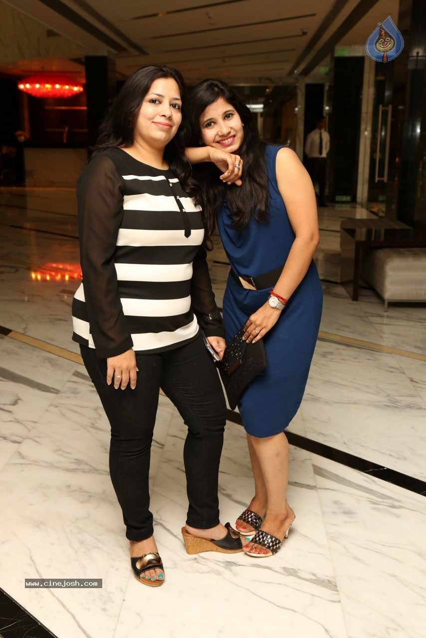 Sashi Nahata 25th Wedding Anniversary - 40 / 128 photos