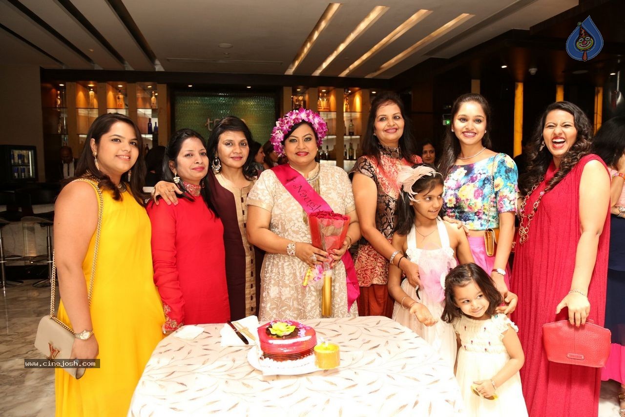 Sashi Nahata 25th Wedding Anniversary - 41 / 128 photos