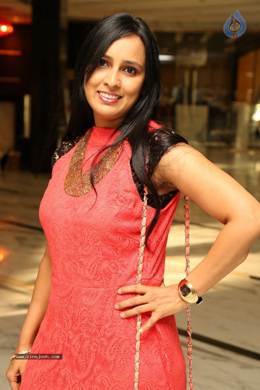 Sashi Nahata 25th Wedding Anniversary - 46 / 128 photos