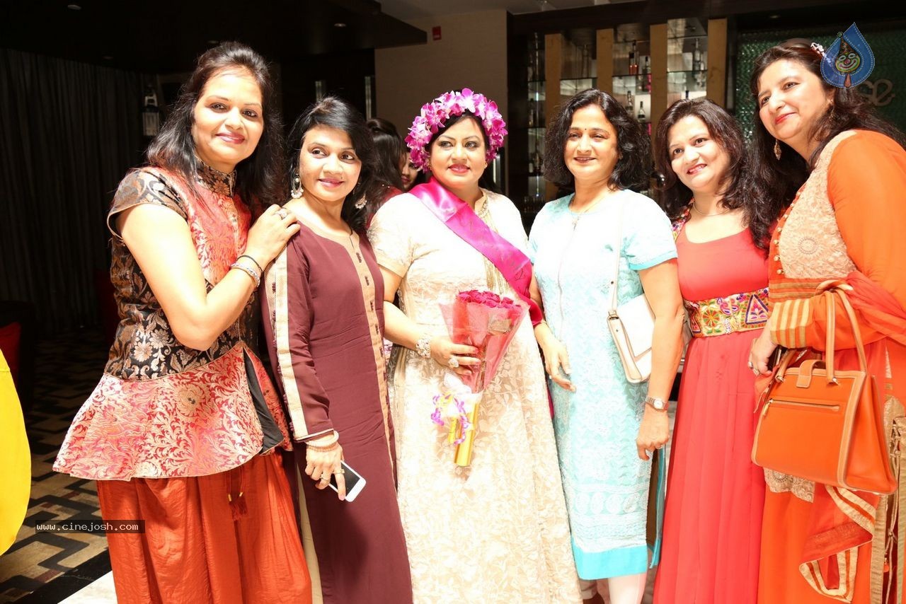 Sashi Nahata 25th Wedding Anniversary - 48 / 128 photos