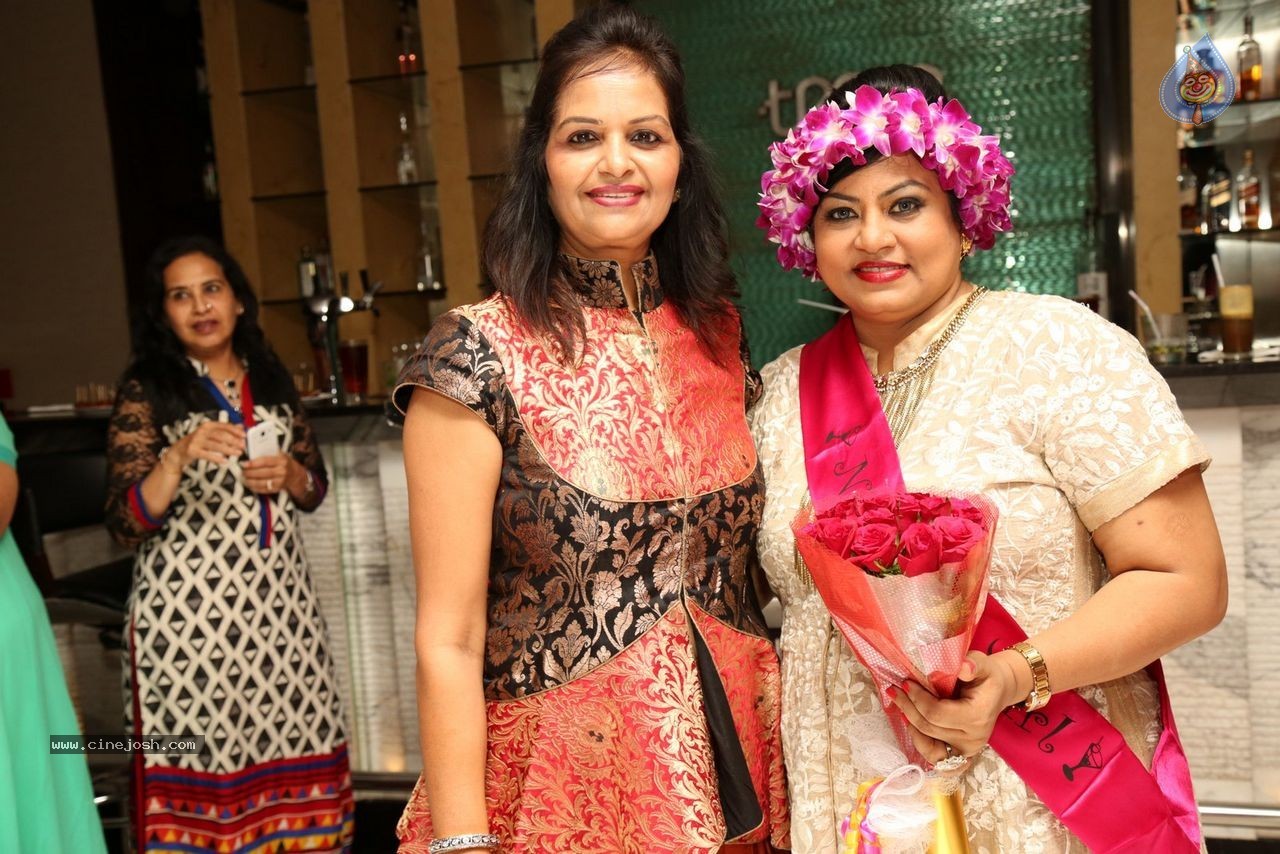 Sashi Nahata 25th Wedding Anniversary - 54 / 128 photos