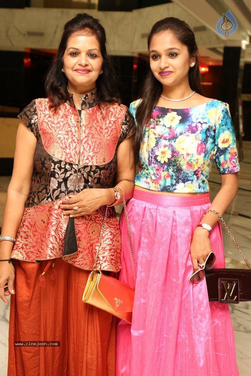 Sashi Nahata 25th Wedding Anniversary - 57 / 128 photos