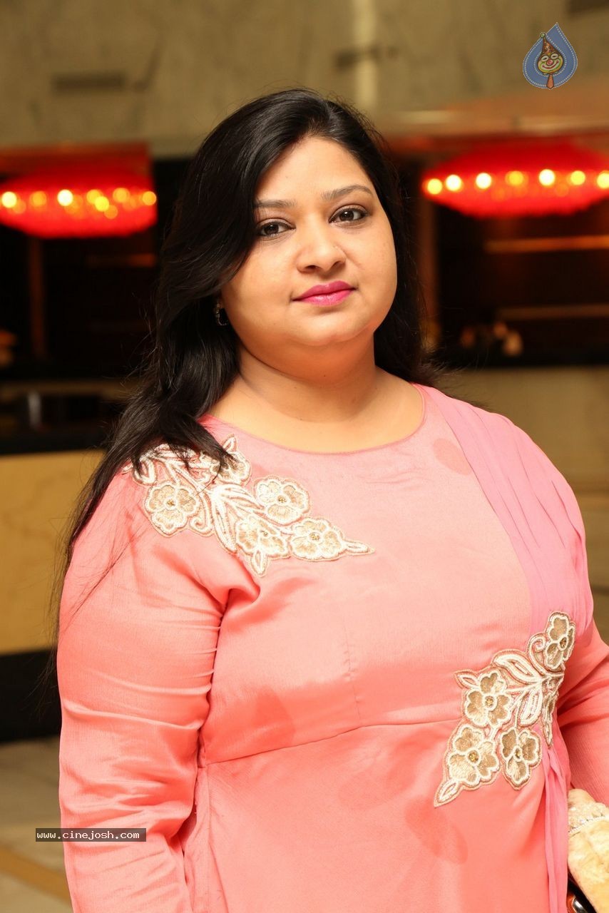 Sashi Nahata 25th Wedding Anniversary - 59 / 128 photos