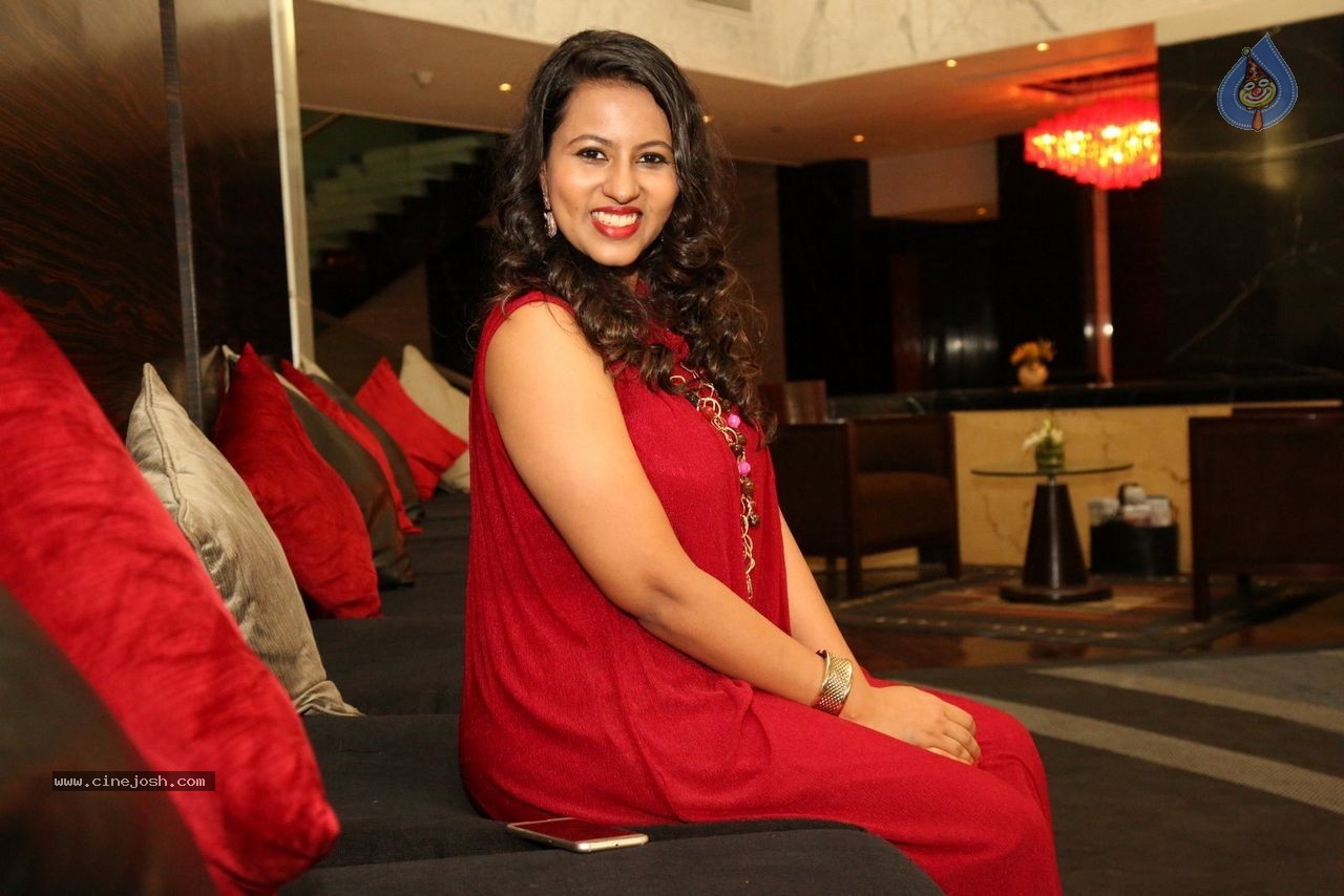 Sashi Nahata 25th Wedding Anniversary - 65 / 128 photos