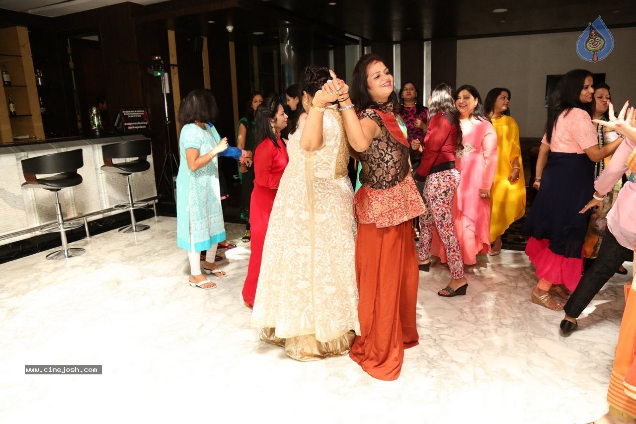 Sashi Nahata 25th Wedding Anniversary - 73 / 128 photos