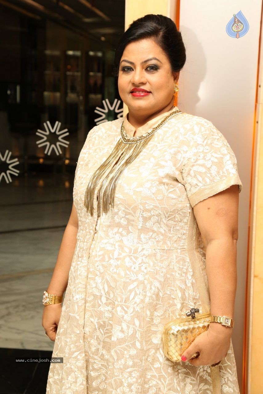 Sashi Nahata 25th Wedding Anniversary - 75 / 128 photos