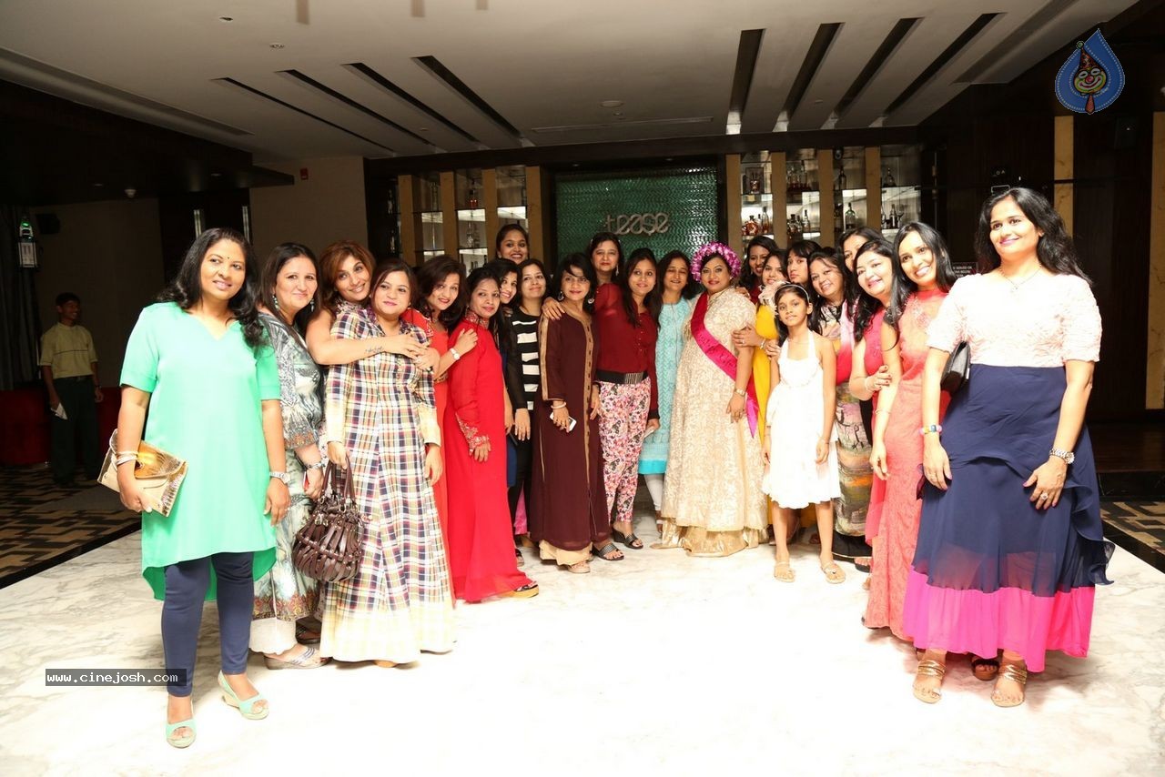 Sashi Nahata 25th Wedding Anniversary - 78 / 128 photos