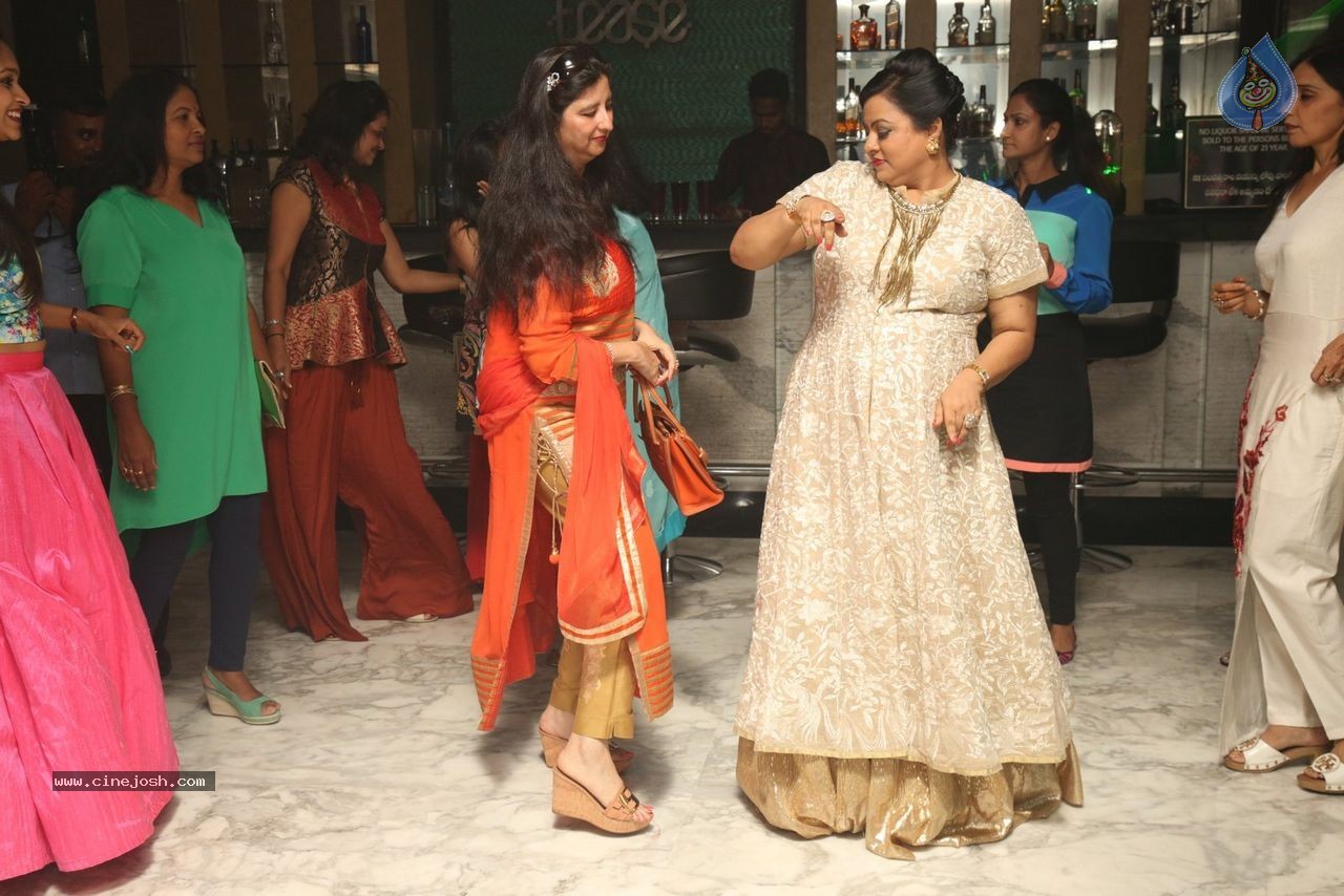 Sashi Nahata 25th Wedding Anniversary - 81 / 128 photos