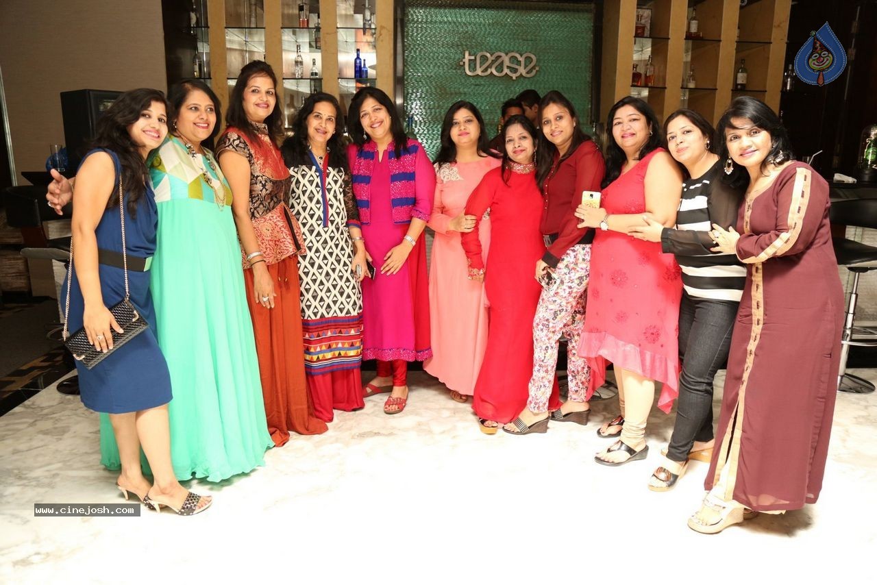 Sashi Nahata 25th Wedding Anniversary - 125 / 128 photos