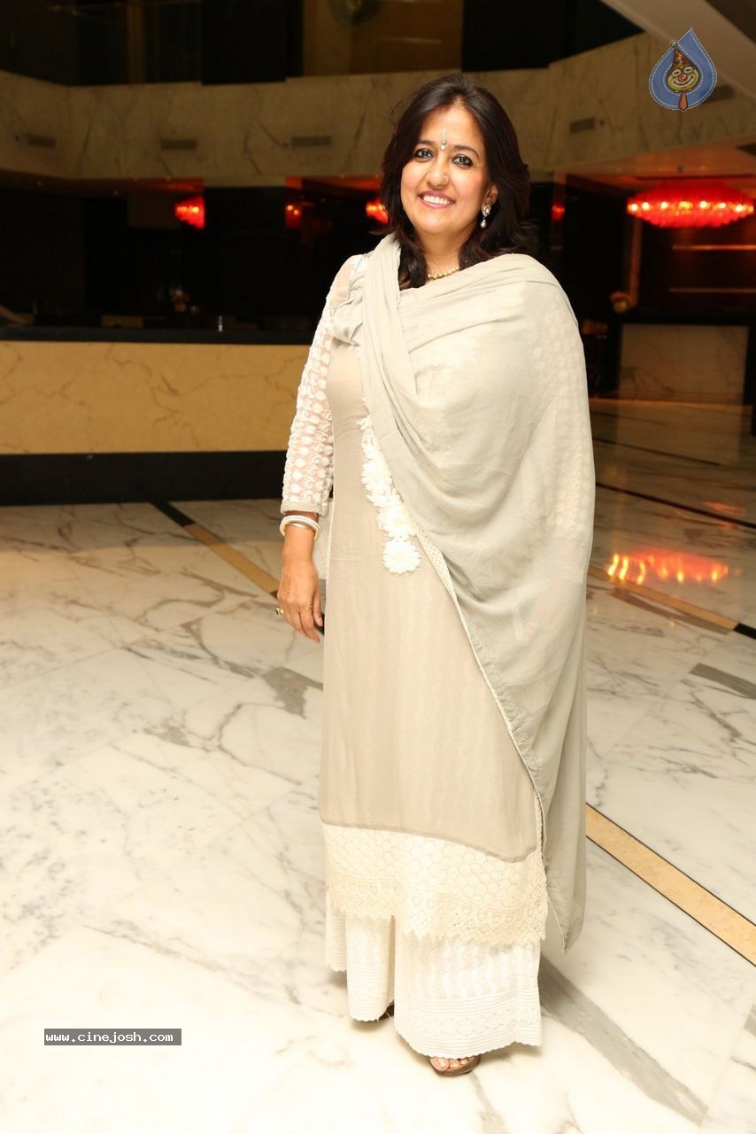 Sashi Nahata 25th Wedding Anniversary - 127 / 128 photos