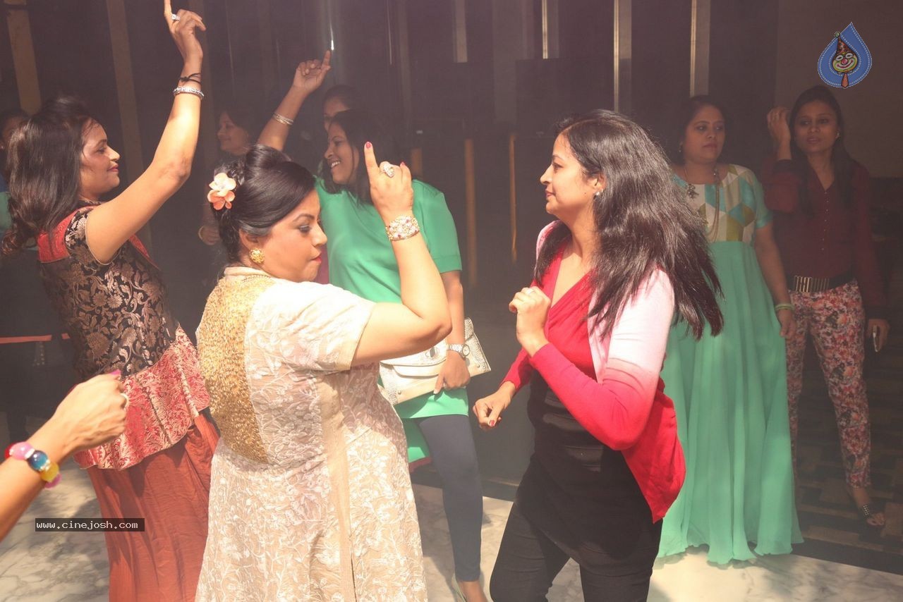 Sashi Nahata 25th Wedding Anniversary - 128 / 128 photos