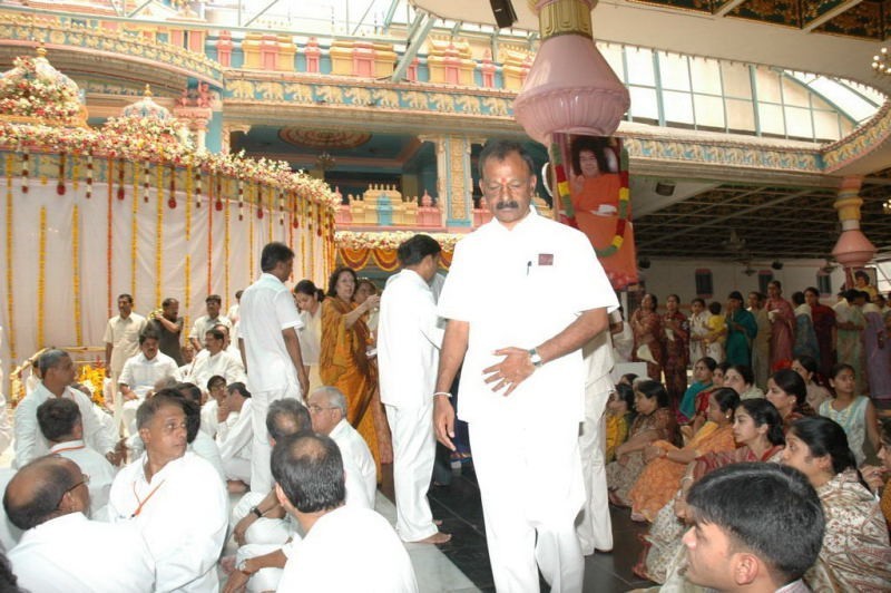 Sathya Sai Baba Condolences Photos - 58 / 109 photos