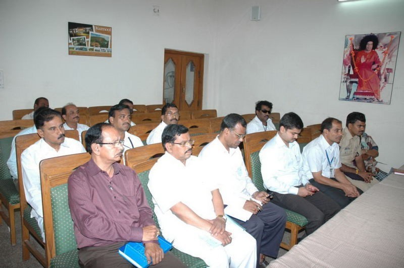 Sathya Sai Baba Condolences Photos - 63 / 109 photos