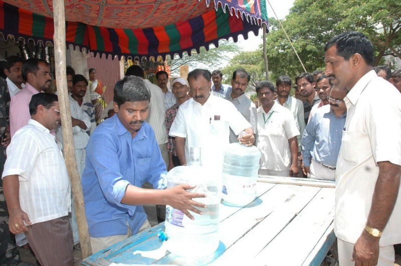 Sathya Sai Baba Condolences Photos - 67 / 109 photos
