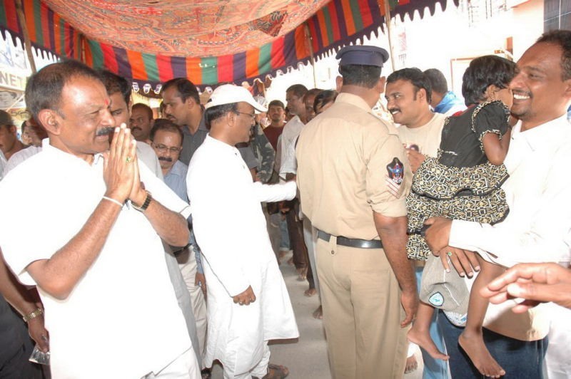 Sathya Sai Baba Condolences Photos - 94 / 109 photos