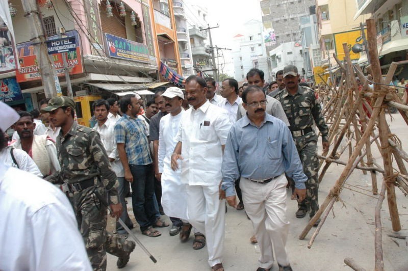 Sathya Sai Baba Condolences Photos - 101 / 109 photos