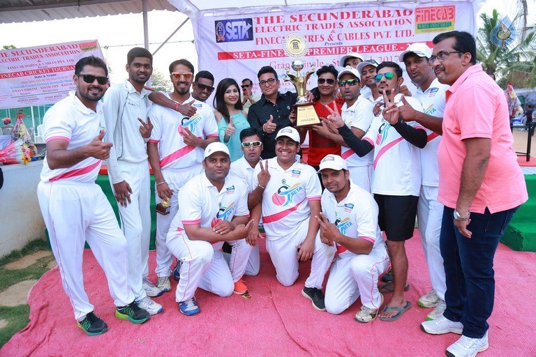 SEAT-Finecab Cricket Tournament 2017 - 38 / 84 photos