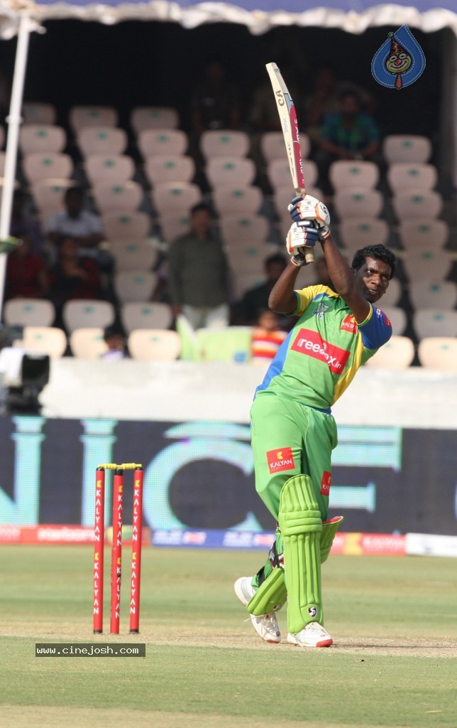 Semi Final 1 Kerala Strikers vs Karnataka Bulldozers Match - 35 / 71 photos