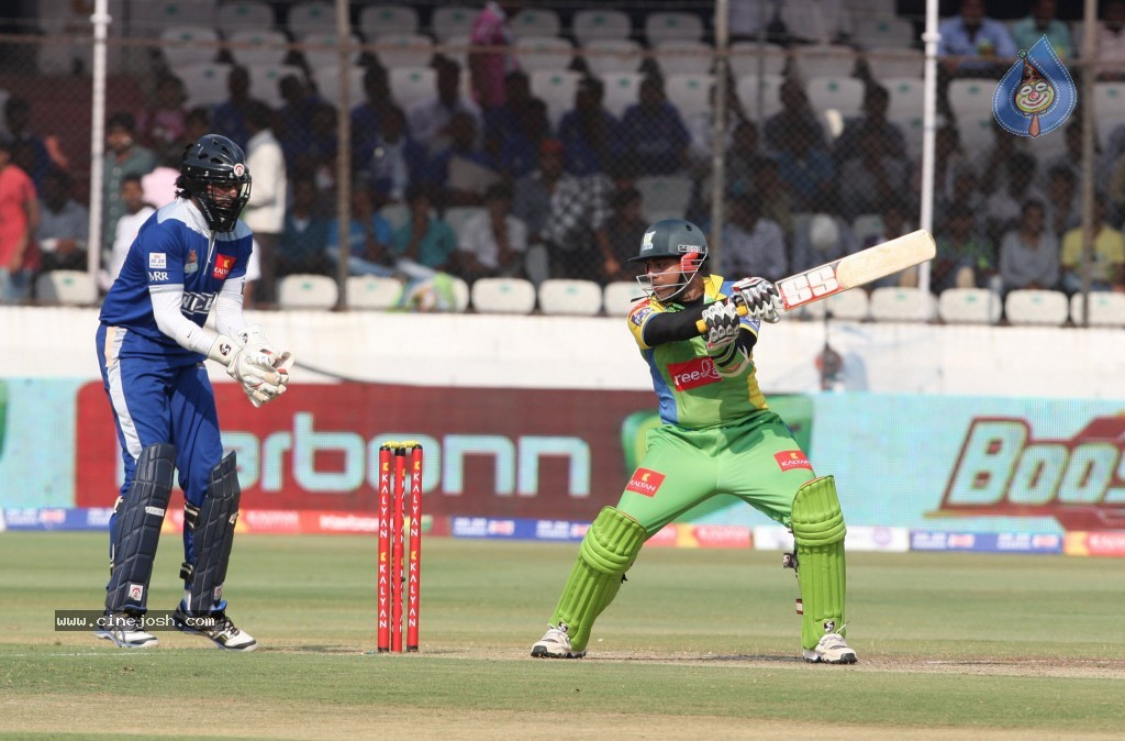Semi Final 1 Kerala Strikers vs Karnataka Bulldozers Match - 61 / 71 photos