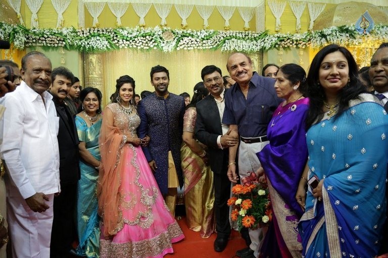 Shanthnu and Keerthi Wedding Reception Photos - 96 / 126 photos