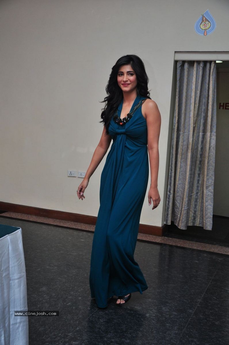 Shruti Hassan Launches Gabbar Game - 34 / 69 photos
