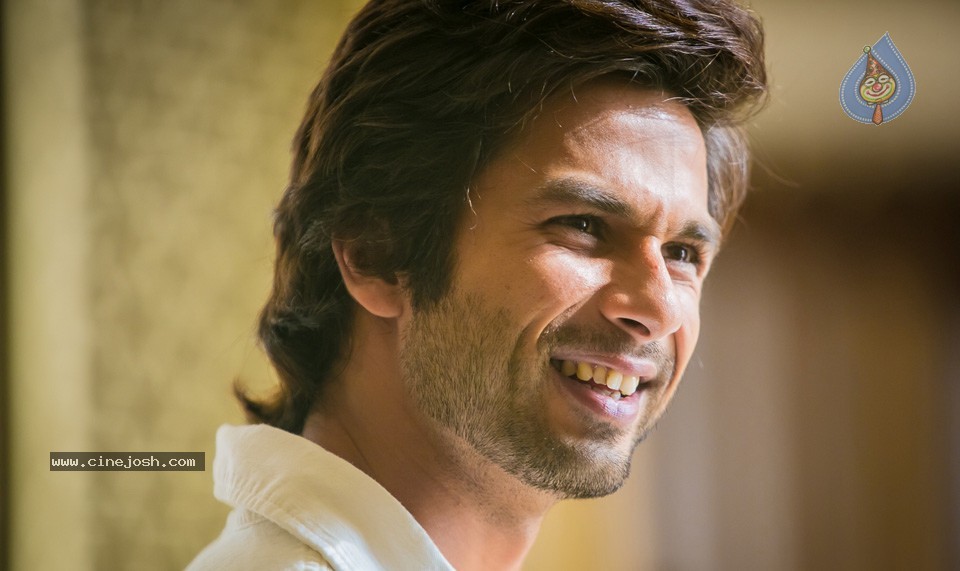 SIIMA 2013 Awards Day2 Photos 01 - 118 / 153 photos