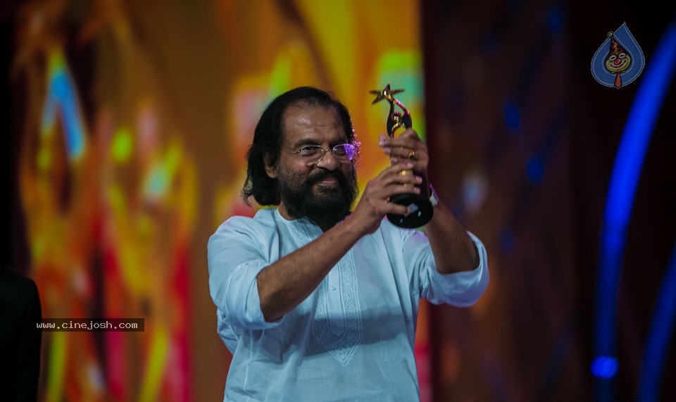 SIIMA 2013 Awards Day2 Photos 02 - 13 / 156 photos