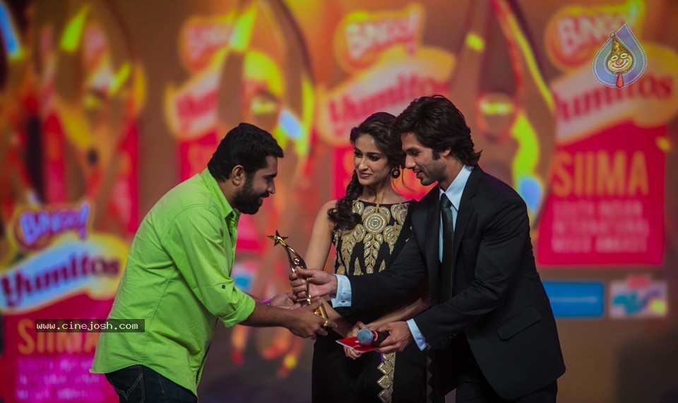 SIIMA 2013 Awards Day2 Photos 02 - 121 / 156 photos