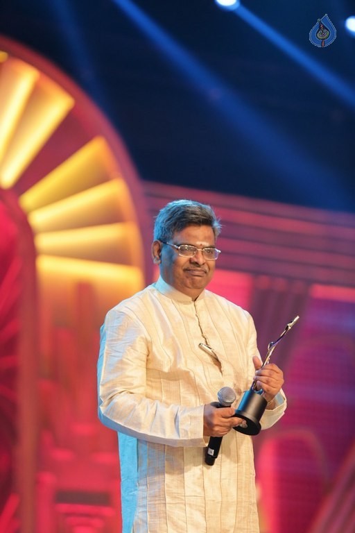 SIIMA 2016 Awards Function Photos Day 1 - 8 / 77 photos