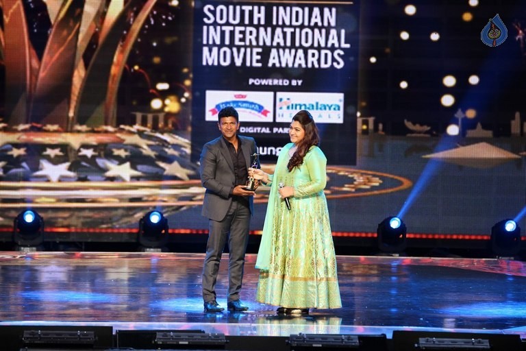 SIIMA 2016 Awards Function Photos Day 1 - 72 / 77 photos