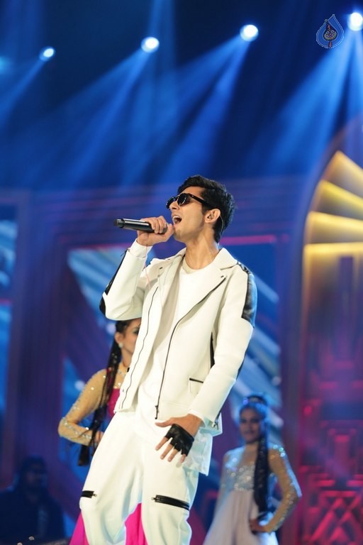 SIIMA 2016 Awards Function Photos Day 2 - 40 / 99 photos