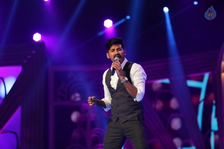 SIIMA 2016 Awards Function Photos Day 2 - 75 / 99 photos