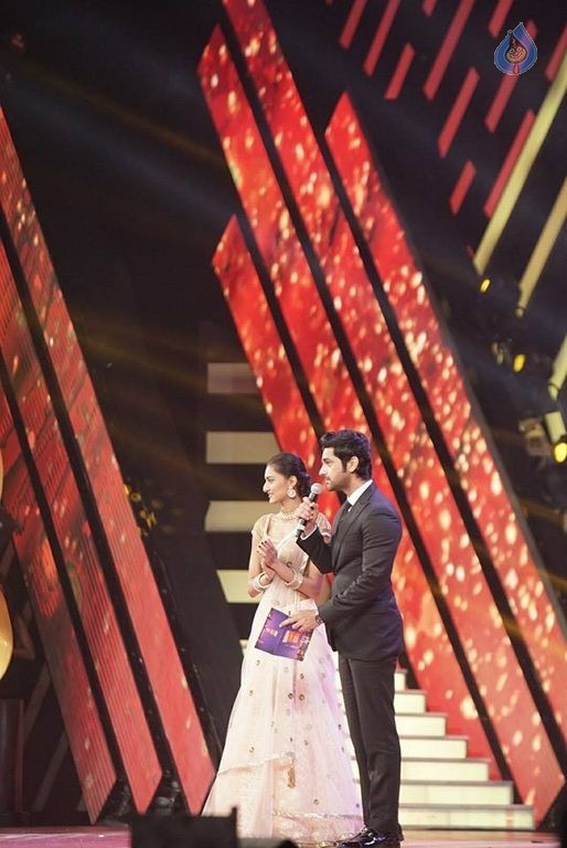 SIIMA Awards 2015 Event Photos - 13 / 74 photos