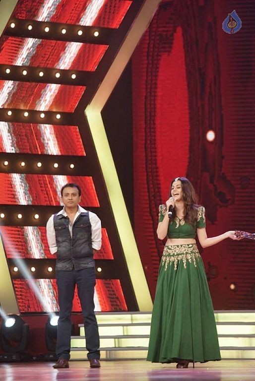 SIIMA Awards 2015 Event Photos - 49 / 74 photos